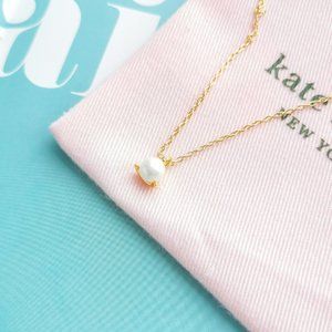 Brilliant Statements Tri-Prong Gold Necklace